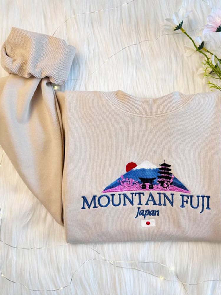 Japanese Mount Fuji Embroidered Crew Neck Sweatshirt