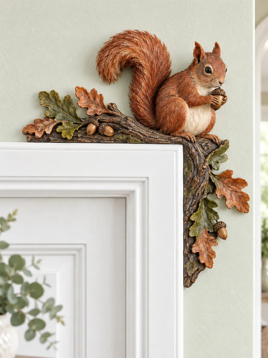 🐿️ Woodland Squirrel Door Frame Corner Decoration
